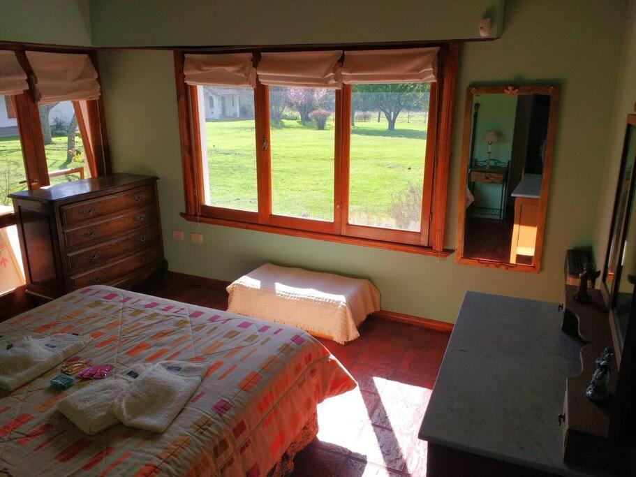 Casa Y Amplio Parque Holiday home Tandil